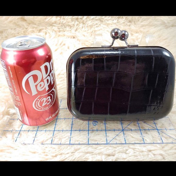 FARNINE Black Croc Skin Twist snap enclosure - Picture 9 of 13